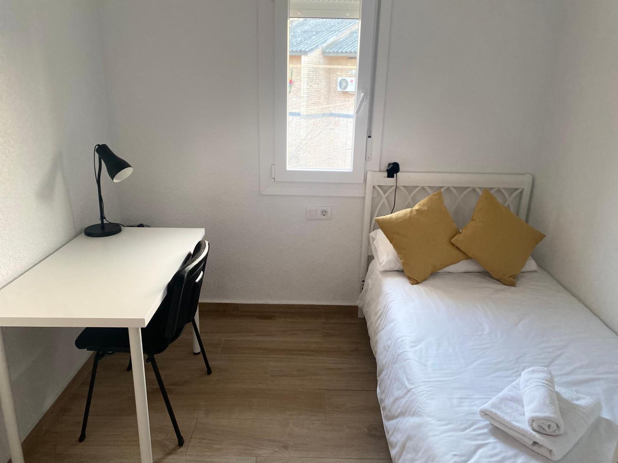 Plaza Andalucia Apartment -A 10Min Caminando Del Puente Romano コルドバ エクステリア 写真
